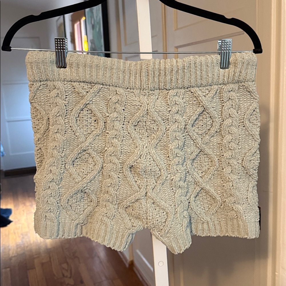 NWOT POL High Waist Cable Knit Shorts - Picture 5 of 6